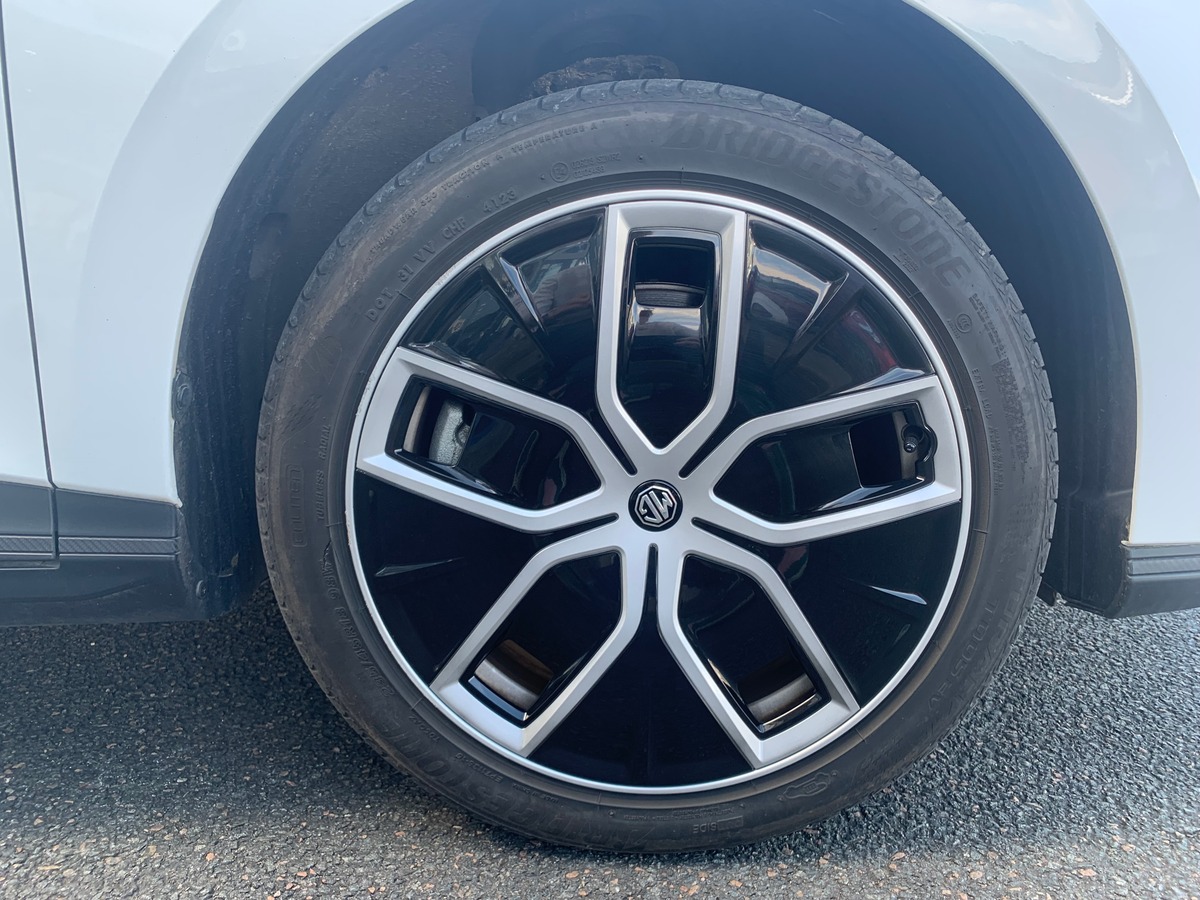 MG MG4 245 | 77 Kwh | Luxury | Apple car Play | Caméra | Siéges chauffants | Régulateur adaptatif