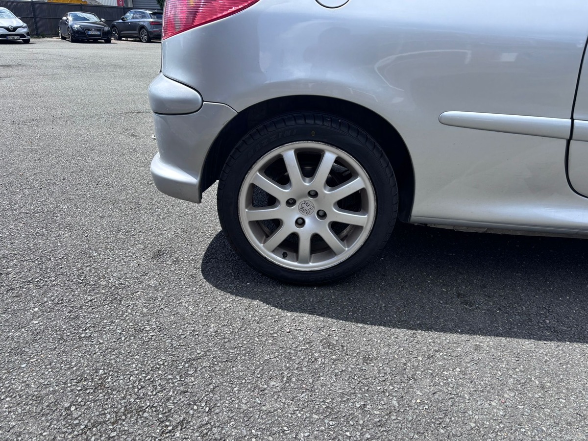 Peugeot 206 1.6 16v 110 XS 3p - Prête à partir