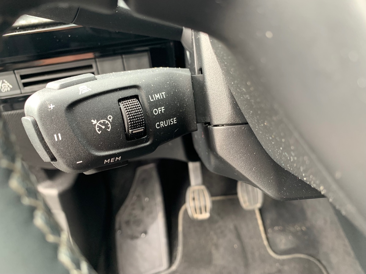 Peugeot 508 SW 130 ch | ALLURE | Caméra de recul | Mirror Screen | Système contrôle des angles morts