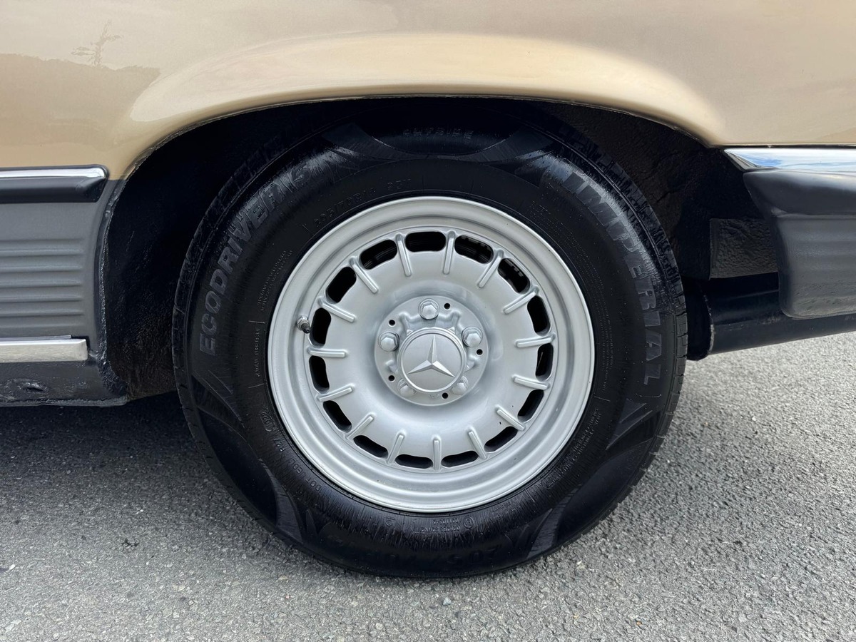 Mercedes-Benz SLC 500 V8 (C107) 240cv - Française - Kilométrage non garanti