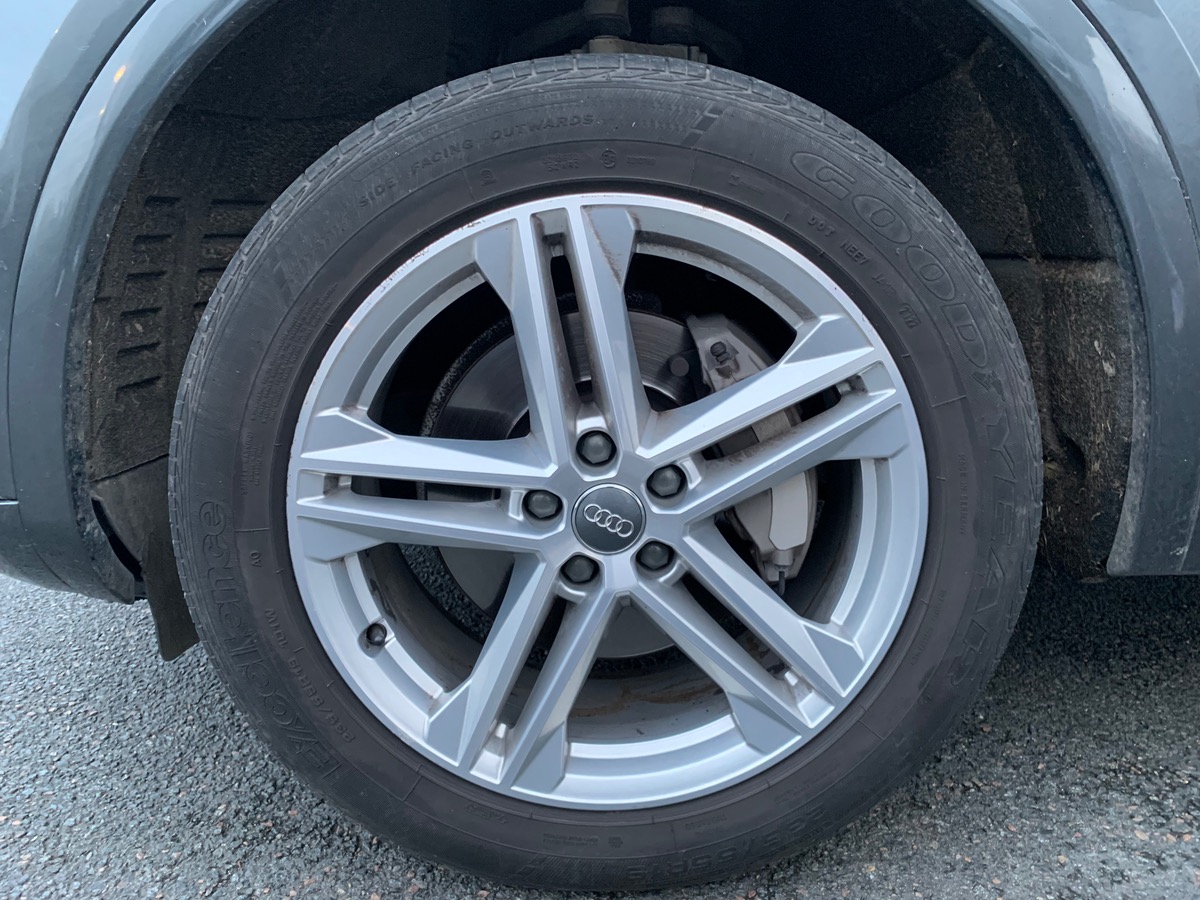 Audi Q5 190 ch | S-line | Virtual Cockpit | Caméra de recul | Coffre électrique | Attelage