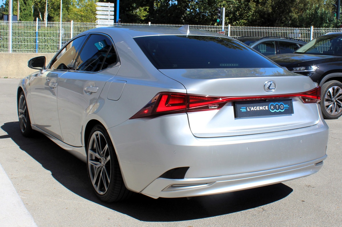 Lexus IS III (2) 300H F SPORT EXECUTIVE  FULL OPTIONS + CARPLAY / ENTRETIEN LEXUS / 2ème MAIN