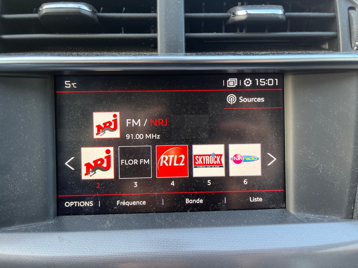 Citroën C4 1,6 120ch MILLENIUM, SUIVI COMPLET, RADAR AVANT/ARRIERE, GPS, CARPLAY, REGULATEUR