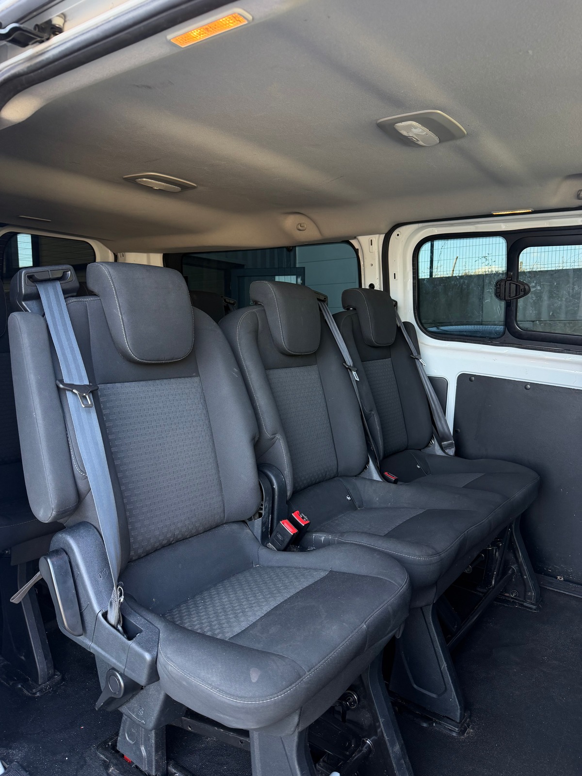 Ford TRANSIT CUSTOM 2.0 ECOBLUE 130 CH - 9 PLACES - ATTELAGE