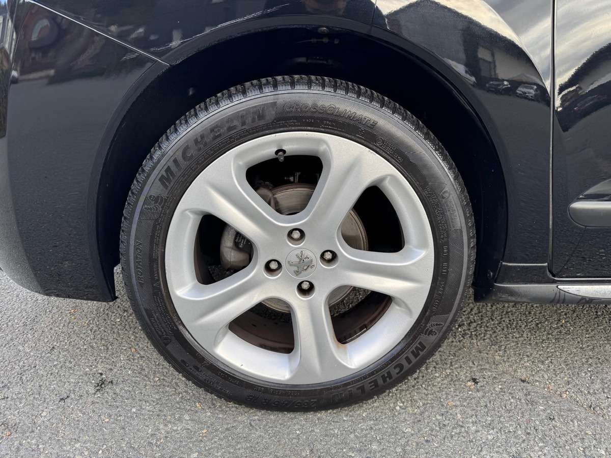 Peugeot 3008 1.6 HDi 115cv Allure - Attelage - Garantie