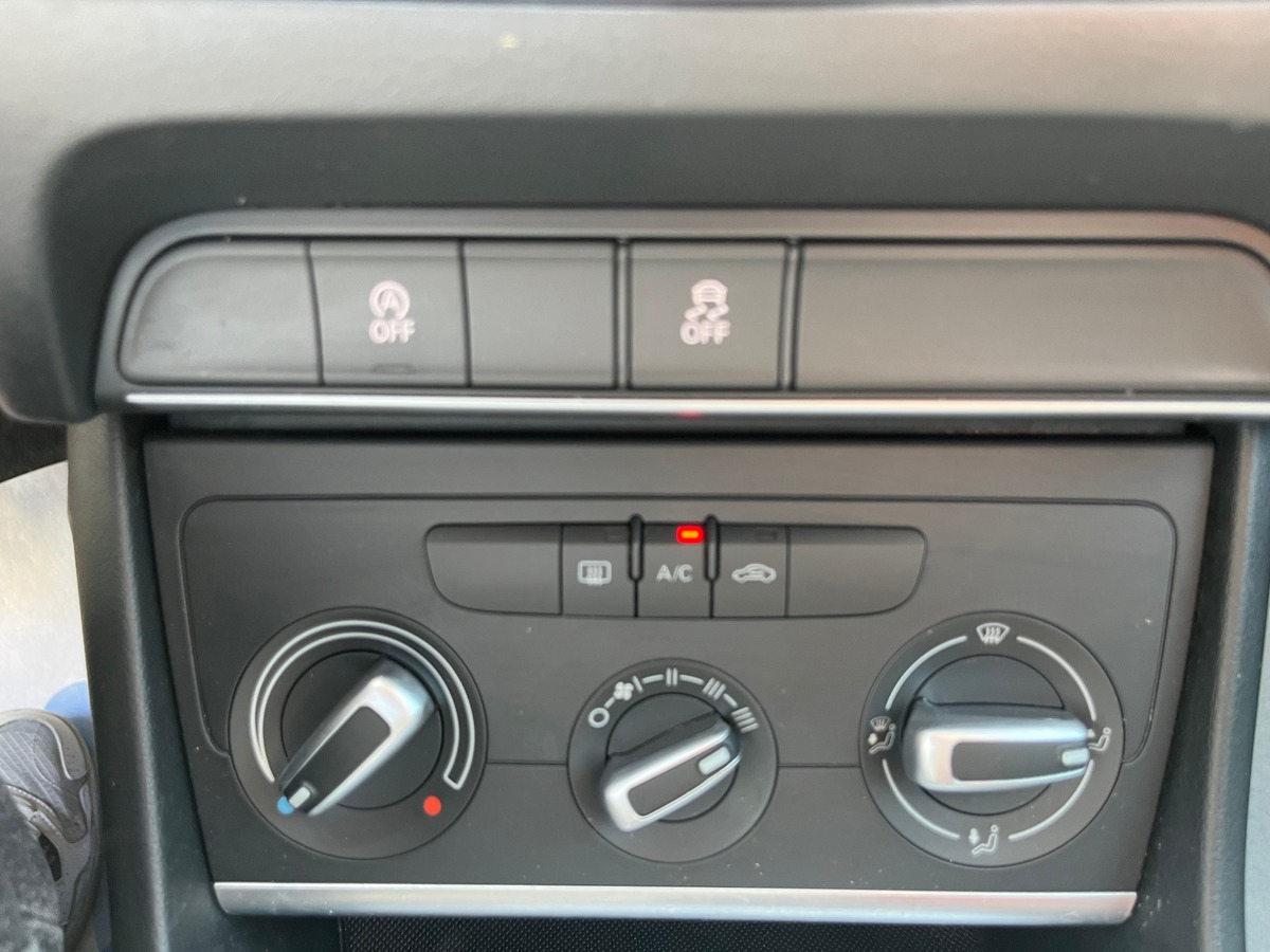 Audi Q3 phase 2 2.0 TDI 120 CH S LINE
