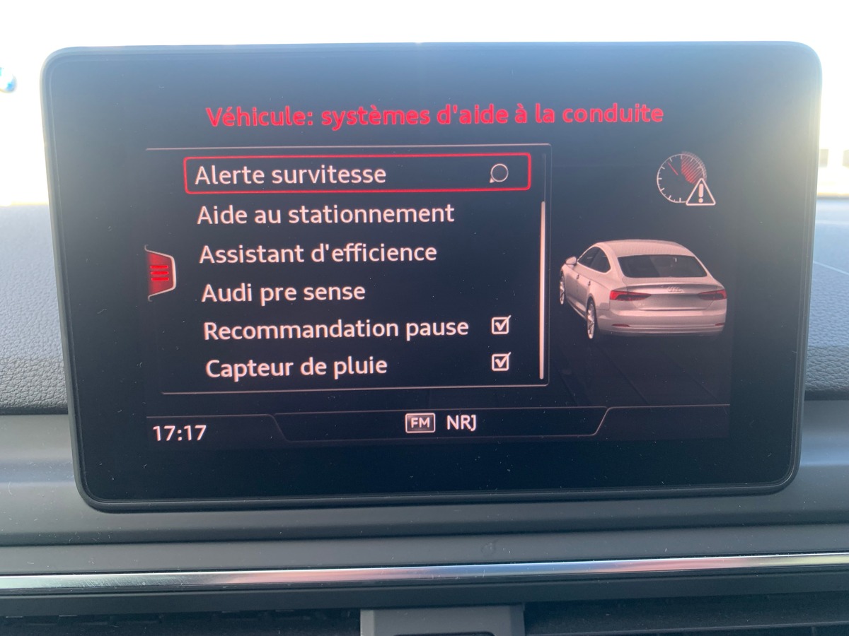 Audi A5 Sportback 190 ch | 2.0 40 | Business line | Régulateur vitesse | Radars avant arriére | GPS