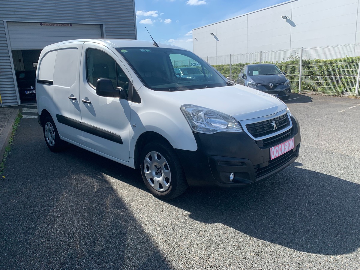 Peugeot Partner 90 chevaux | Régulateur de vitesse | Apple car play | GPS | Climatisation | 3 Places