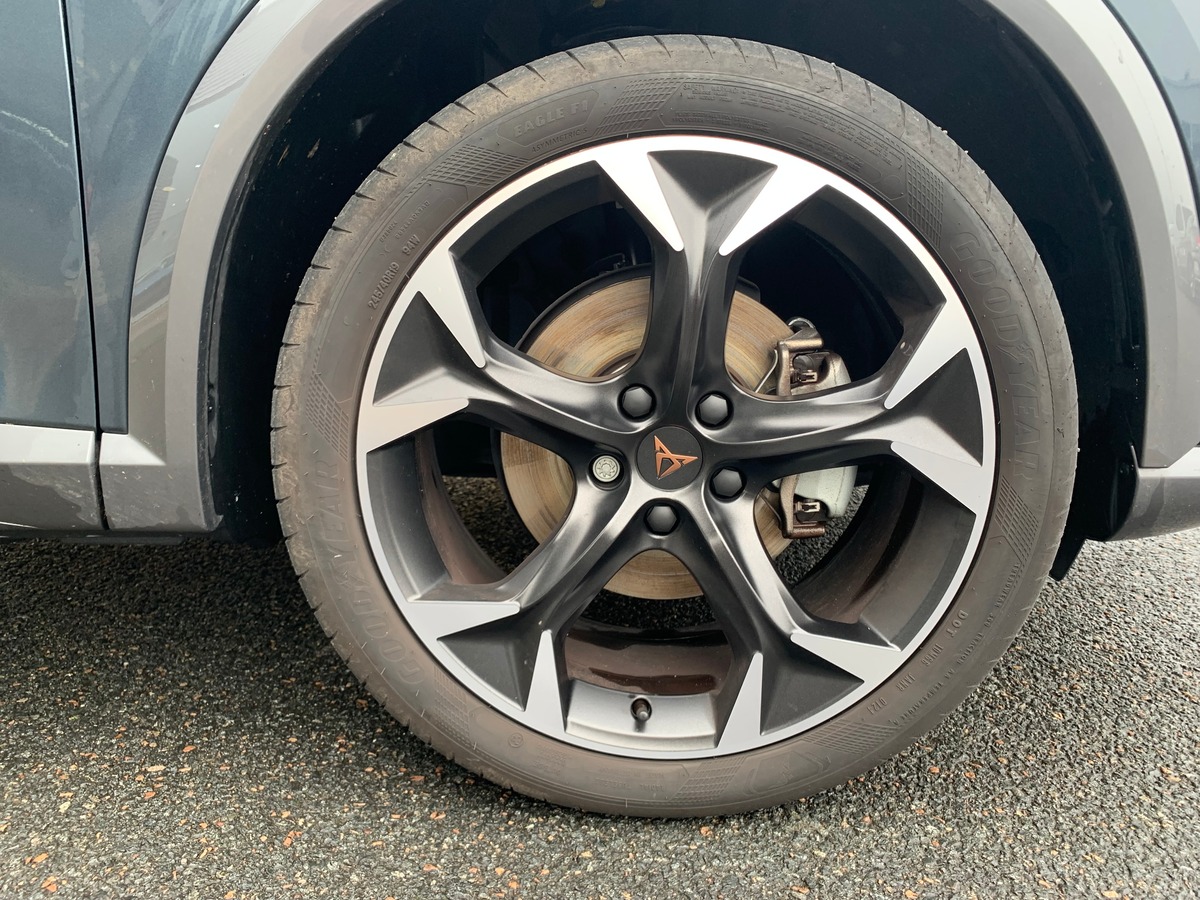 Cupra FORMENTOR E-HYBRID 204 | Business Edition | Cuir | Apple Car Play | Toit ouvrant panoramique