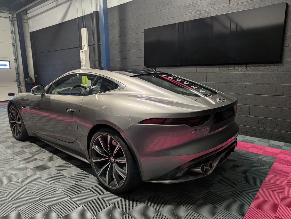 Jaguar F-TYPE R V8 5L 575 ch BVA8 AWD PAS DE MALUS
