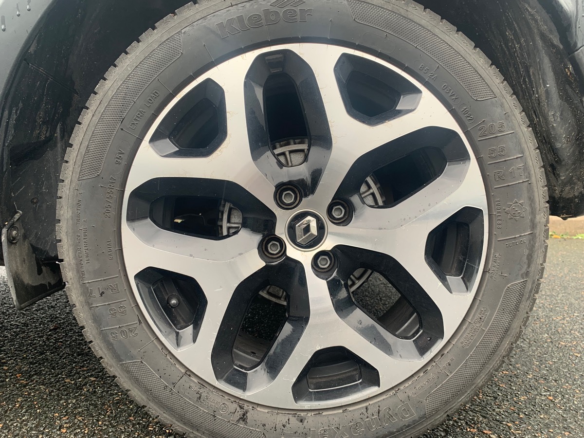 RENAULT Captur 90 ch | Intens | Pack City Plus | Roue secours galette | GPS | Système accès sans clé