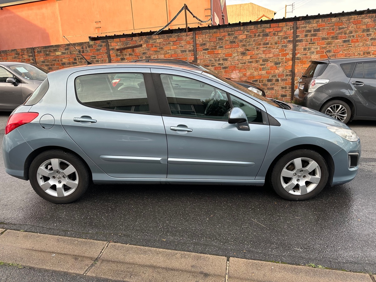 Peugeot 308 1.6 HDI 92 CV 1er main 4X 
