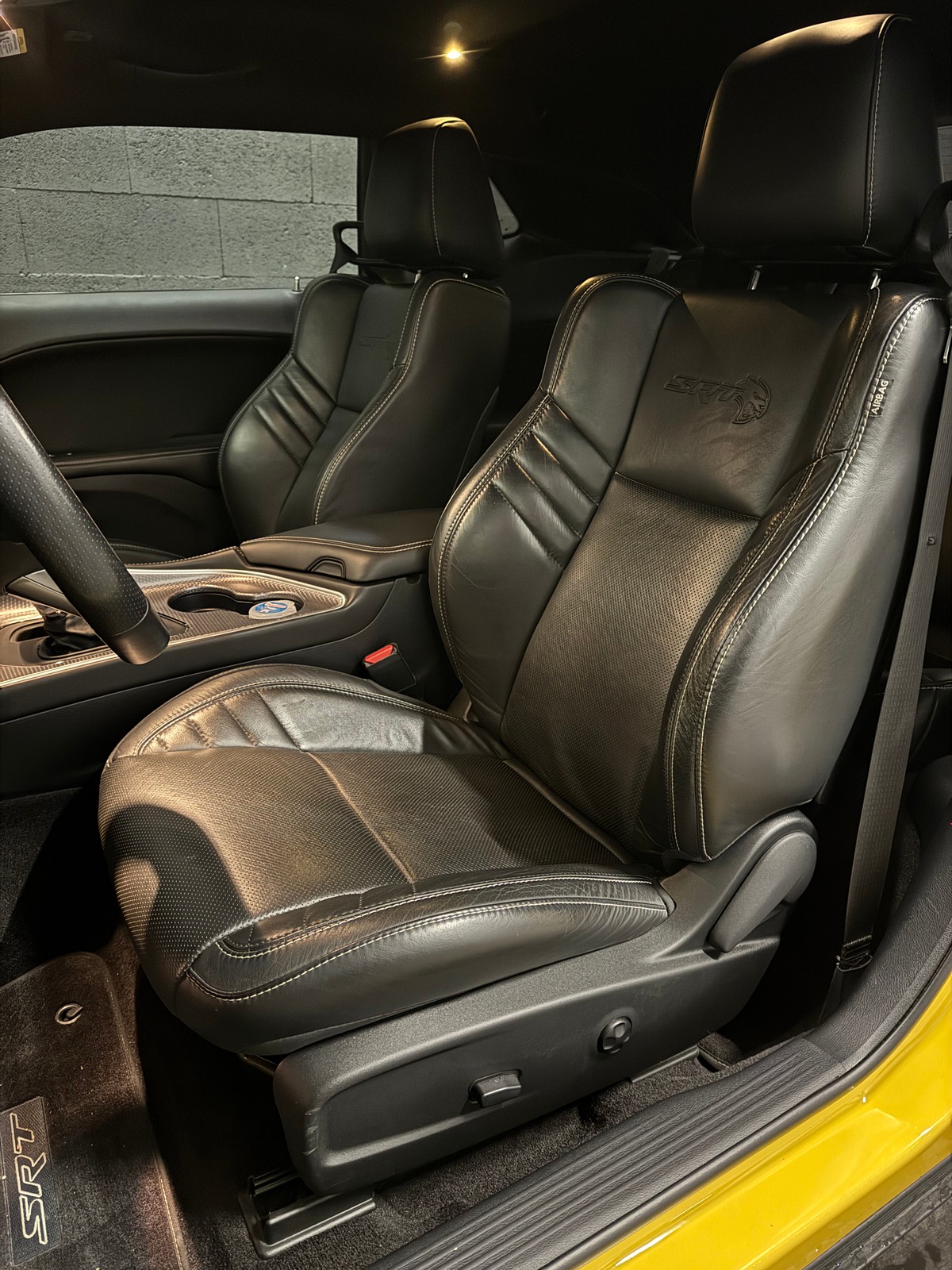 Dodge CHALLENGER SRT HELLCAT 6.2L 707 1ERE MAIN ORIGINE FRANCE