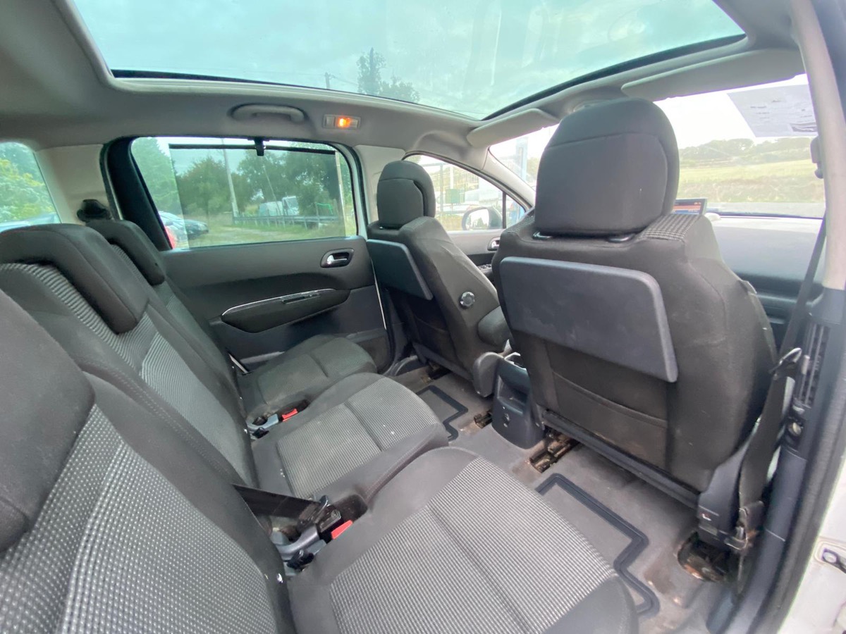Peugeot 5008 1.6 hdi 112cv pack family