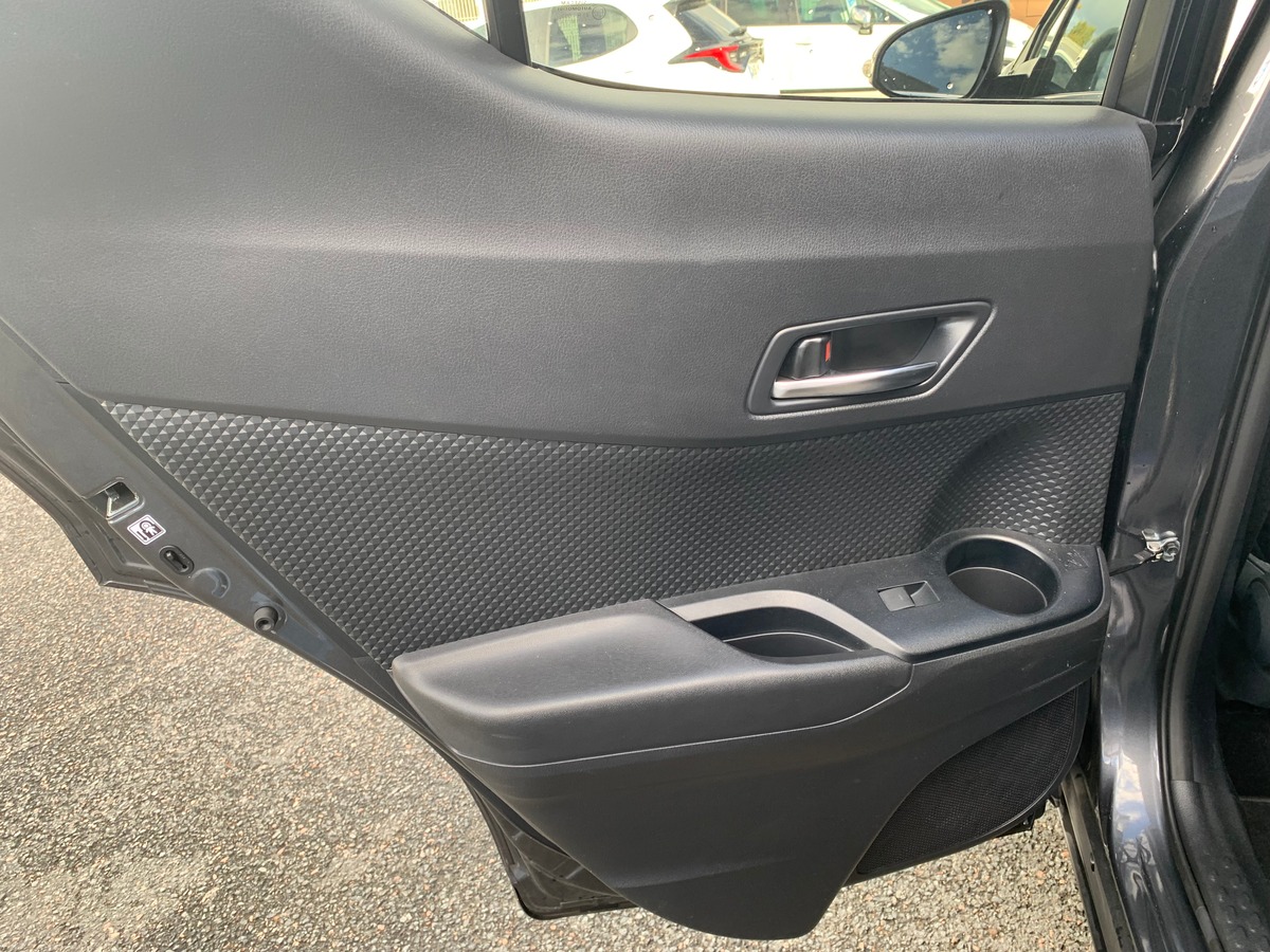 Toyota C-HR 184 ch | Attelage | GPS | Radio JBL | Caméra recul | Radar stationnement arriére, avant