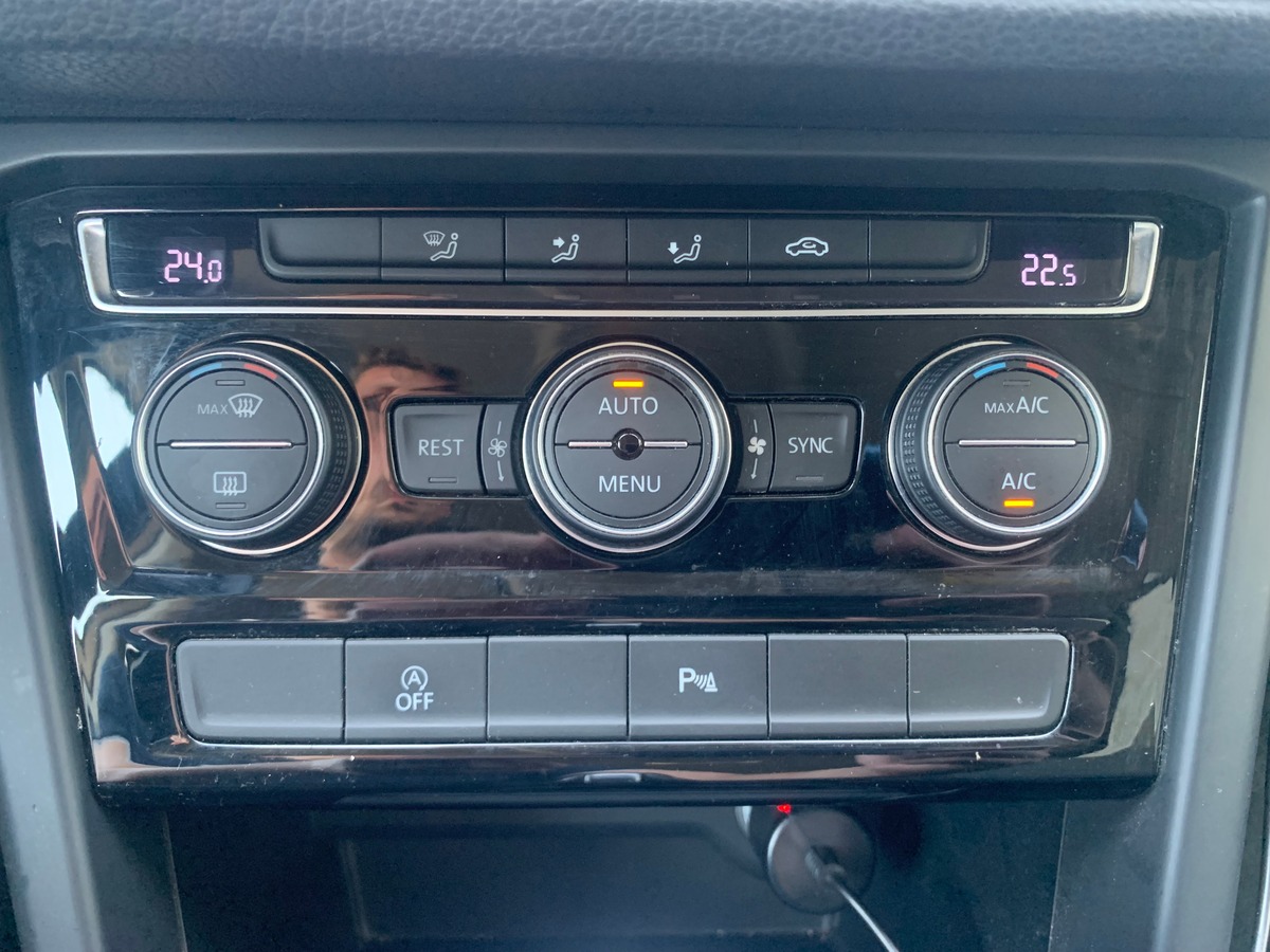 Volkswagen Touran 115 | Confortline | Caméra recul | Régulateur vitesse adaptatif | Apple car Play