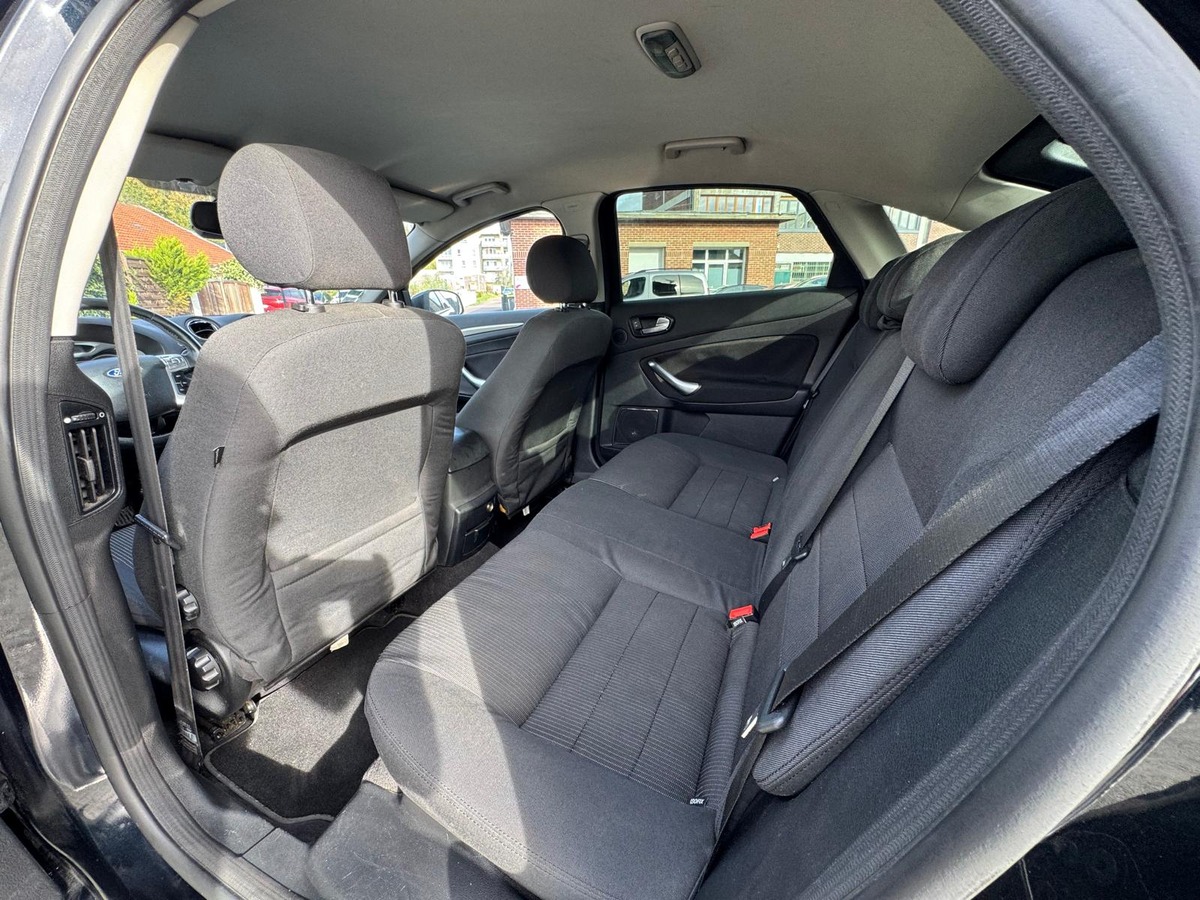 Ford Mondeo 2.0 140 TDCi Titanium-DISTRIBUTION NEUVE-GARANTIE