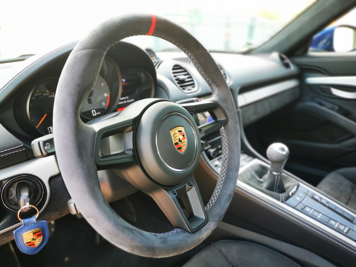 Porsche 718 CAYMAN GT4 4.0 420 FRANCE MECA i