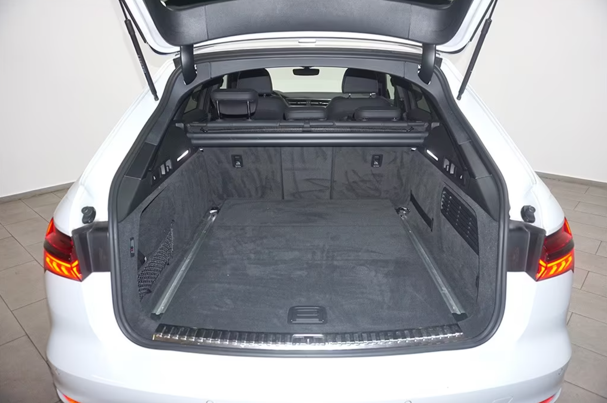 Audi A6 Avant V 40 TDI 204ch S line quattro S tronic 7/Bang&Olufsen/Toit ouvrant/Attelage/Caméra