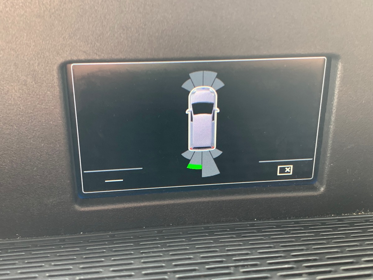 Ford TRANSIT 130 ch | Attelage | Régulateur de vitesse | Bluetooth | Plancher bois et latérale