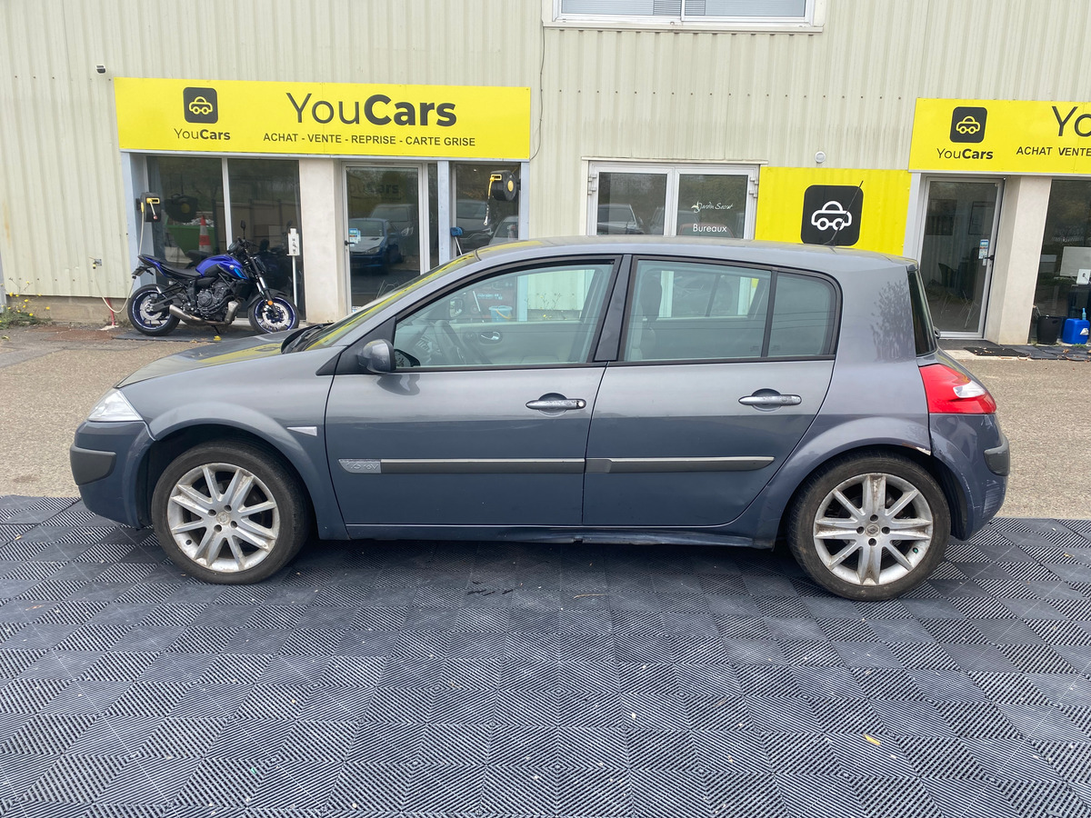 RENAULT Megane 1.6 i 16V 110 cv - CLIMATISATION - REGULATEUR DE VITESSE - RIEN A PREVOIR