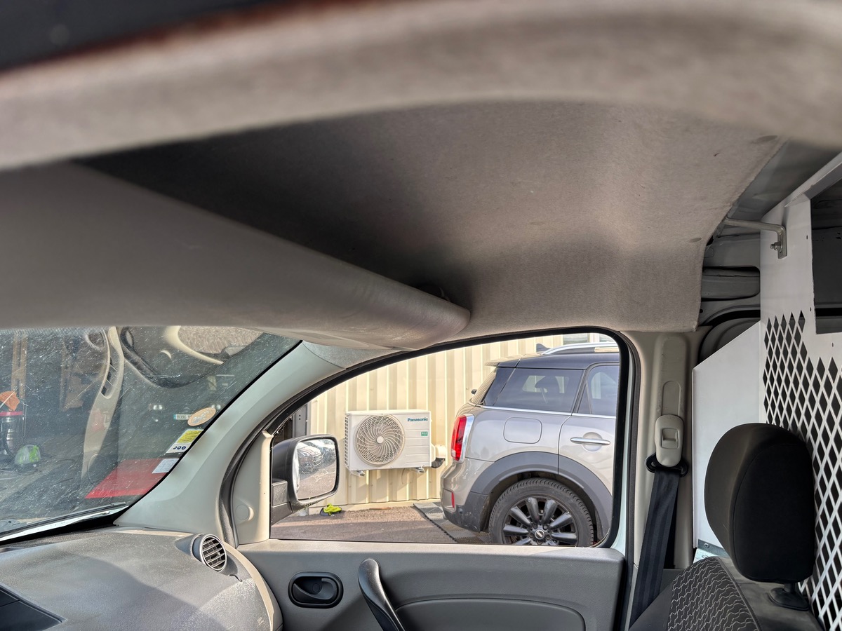 RENAULT Kangoo II Express phase 1 BVM5 / Trappe de toit