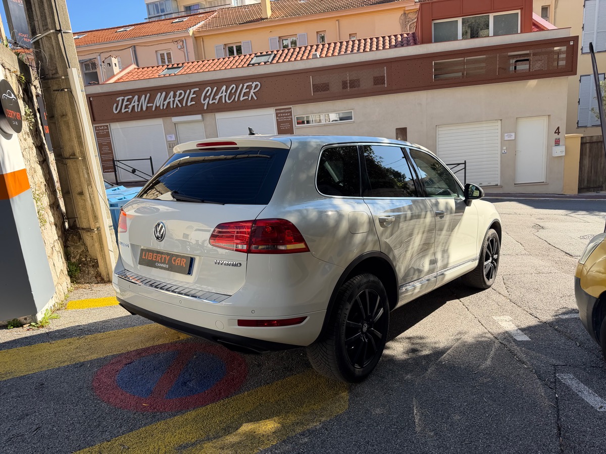 Volkswagen Touareg 3.0 TSI V6 379 CV Hybrid / Jantes Noires / Gps / Carat Edition