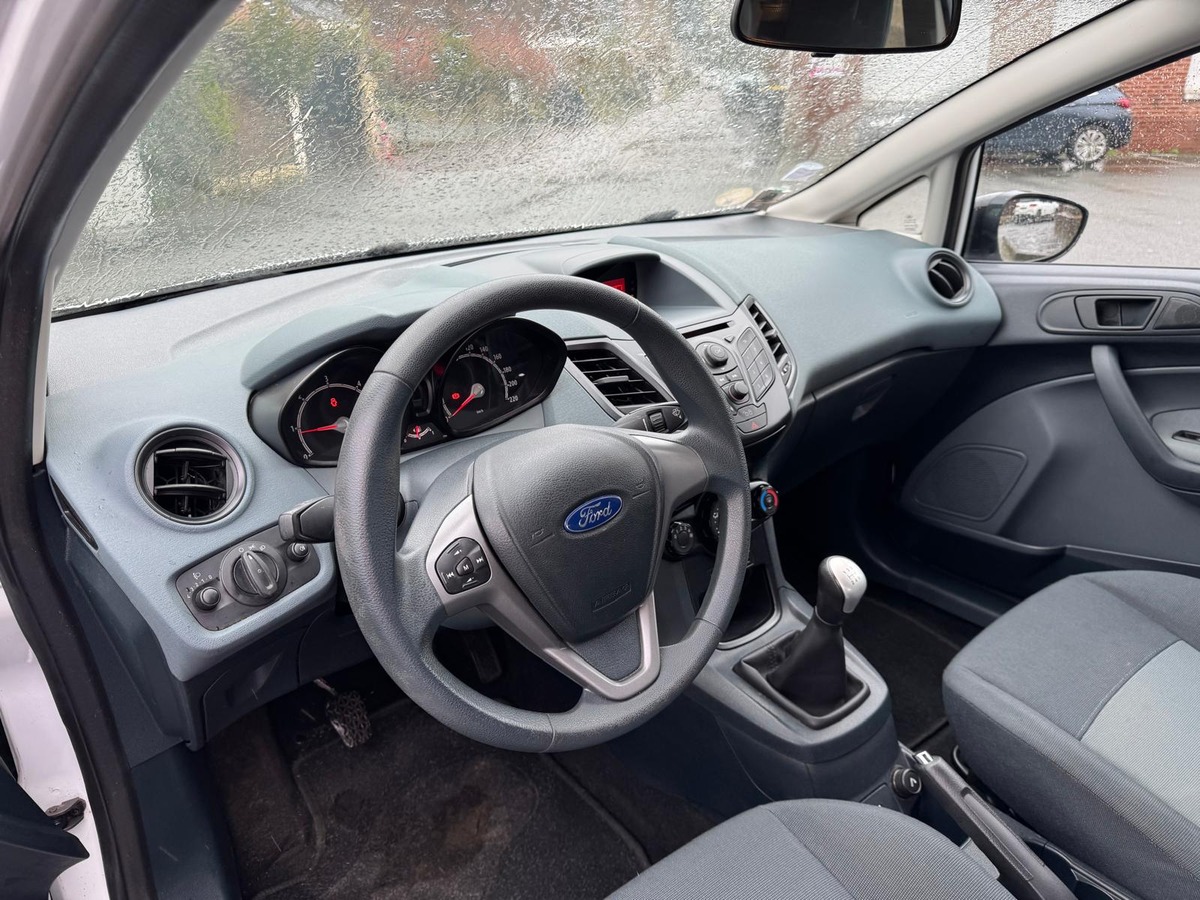 Ford Fiesta 1.4 TDCi 68 Ambiente - Révisée - Garantie