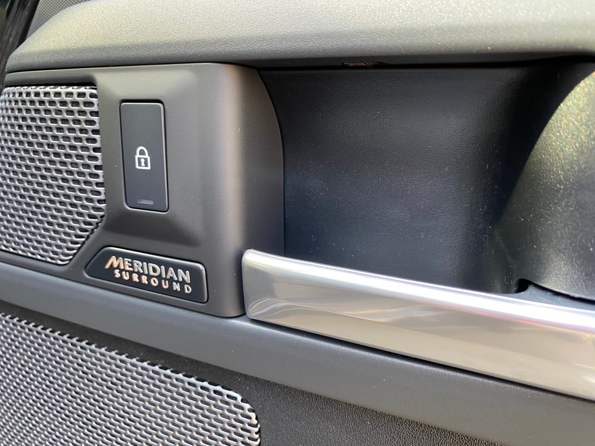 LAND ROVER DEFENDER 110 P400E HSE COUPE DU MONDE / 18850 KMS