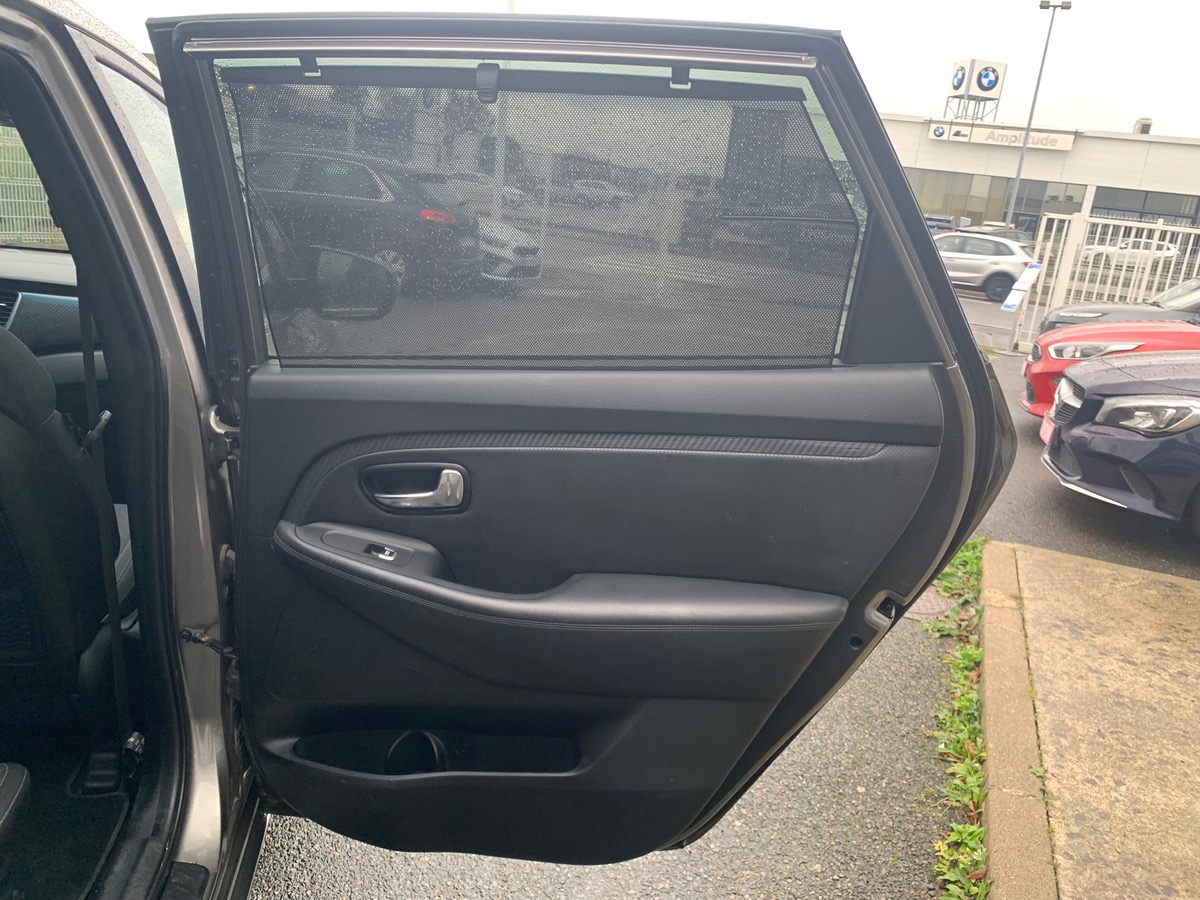 Kia Carens 141 ch | PREMIUM | 7 Places | Phase 2 | Attelage| Toit ouvrant | Caméra de recul | Jantes