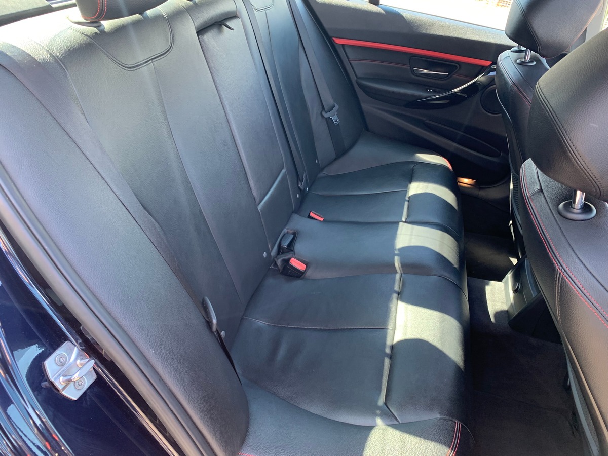 Bmw Série 3 326 | Sport | Régulateur vitesse | GPS | Siéges chauffants | Toit ouvrant | Mode Sport