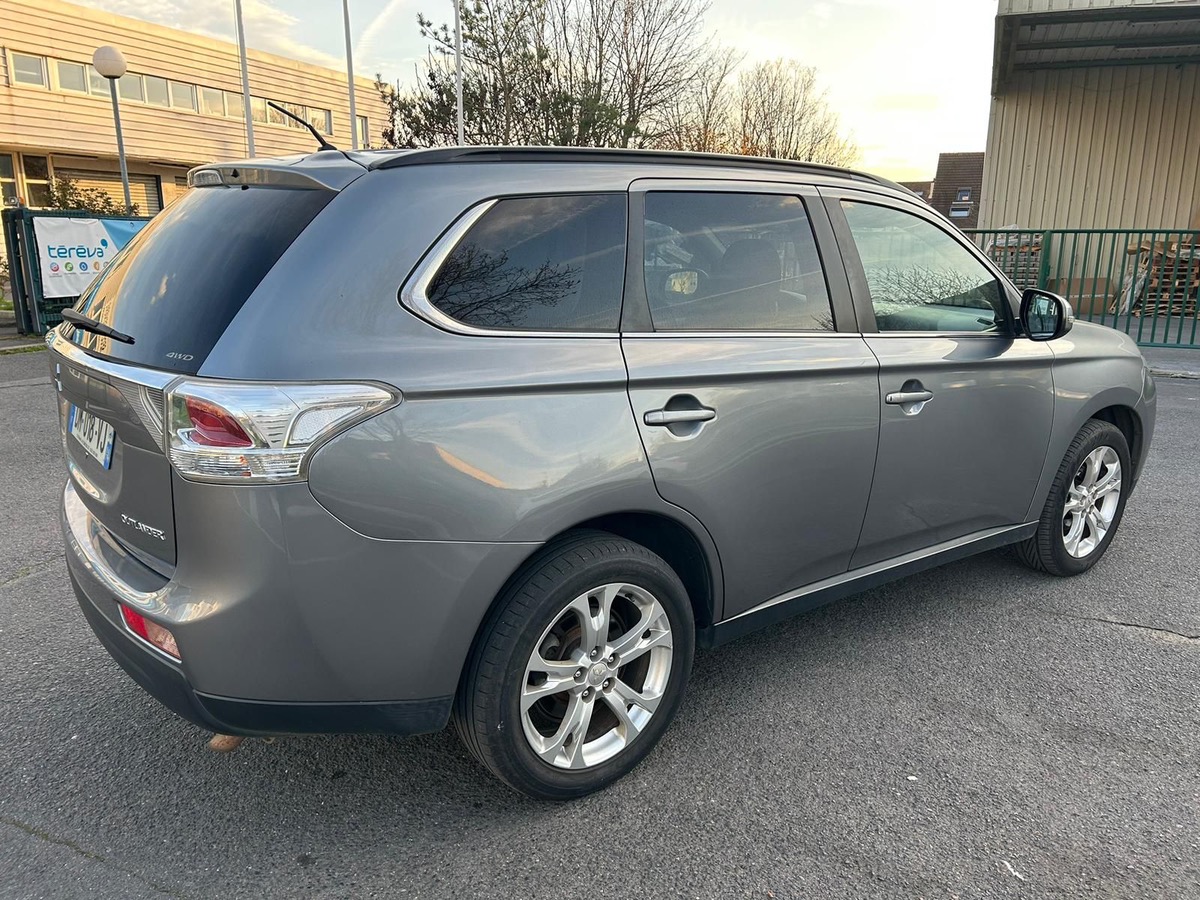 Mitsubishi Outlander 2.2 DI-D 150 CV 4WD 7 places 4XCBB 