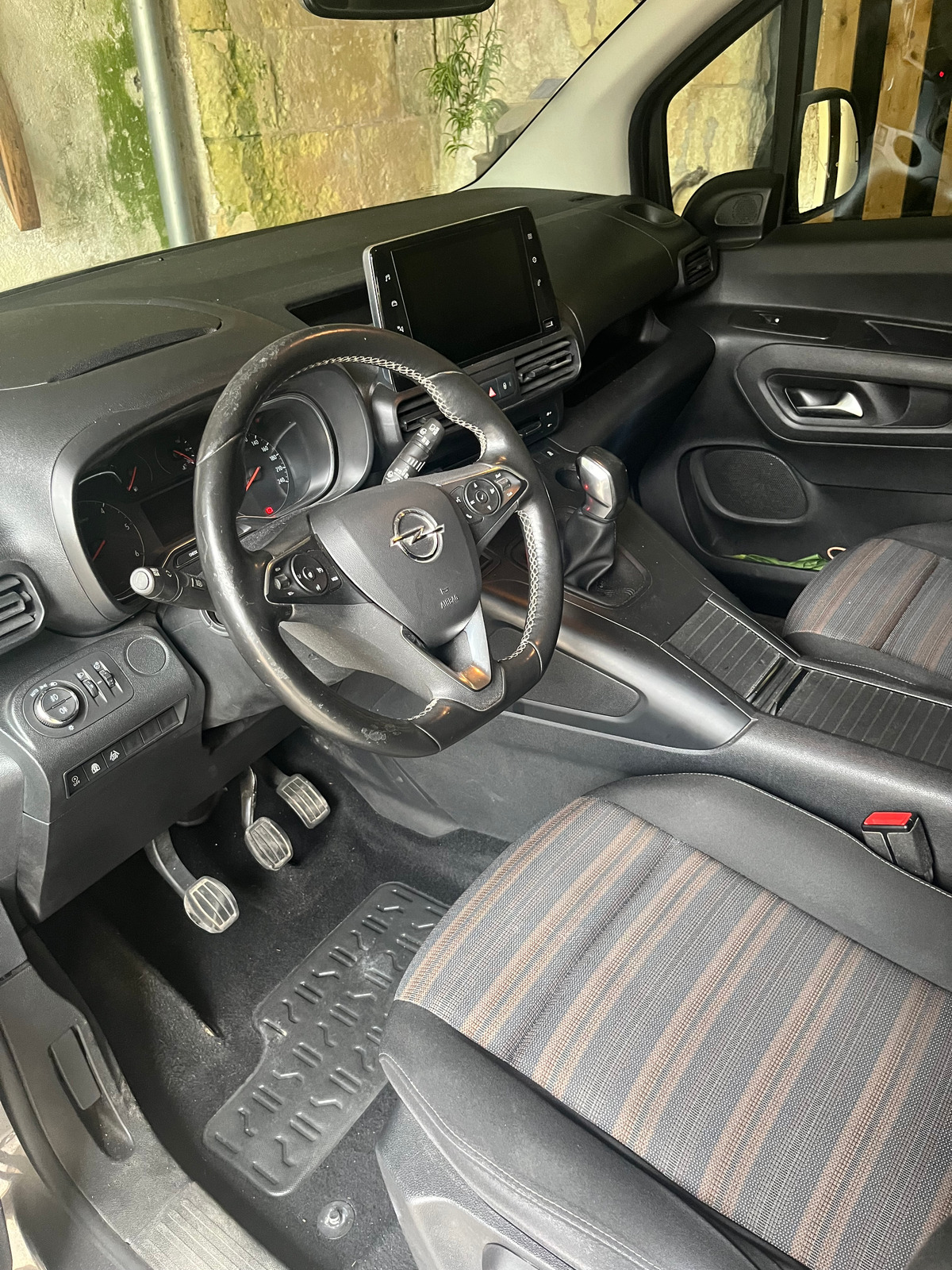 Opel Combo Life 100 ch | Innovation | Attelage | Caméra Recul | Jantes alu | 5 Places | 1iére main