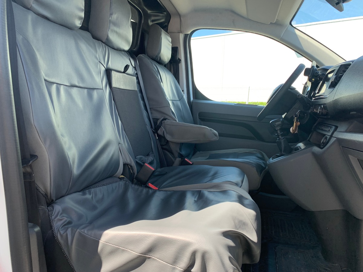 Toyota ProAce 120 chevaux | 3 Places | Medium | Apple car play | GPS | Régulateur de vitesse | Radar