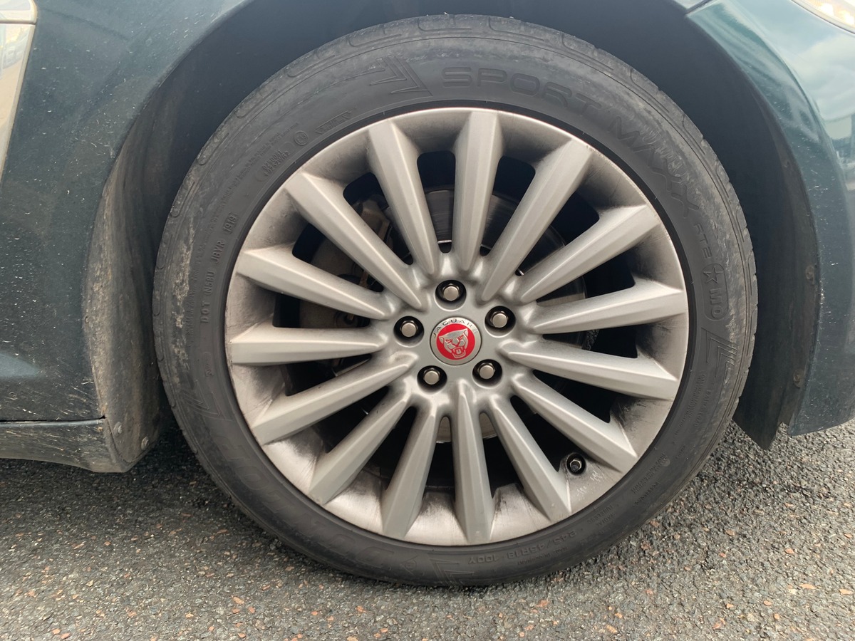 Jaguar XF 240 ch | V6 | R-Sport | Caméra recul | Sièges sport | Régulateur vitesse | GPS | Bluetooth