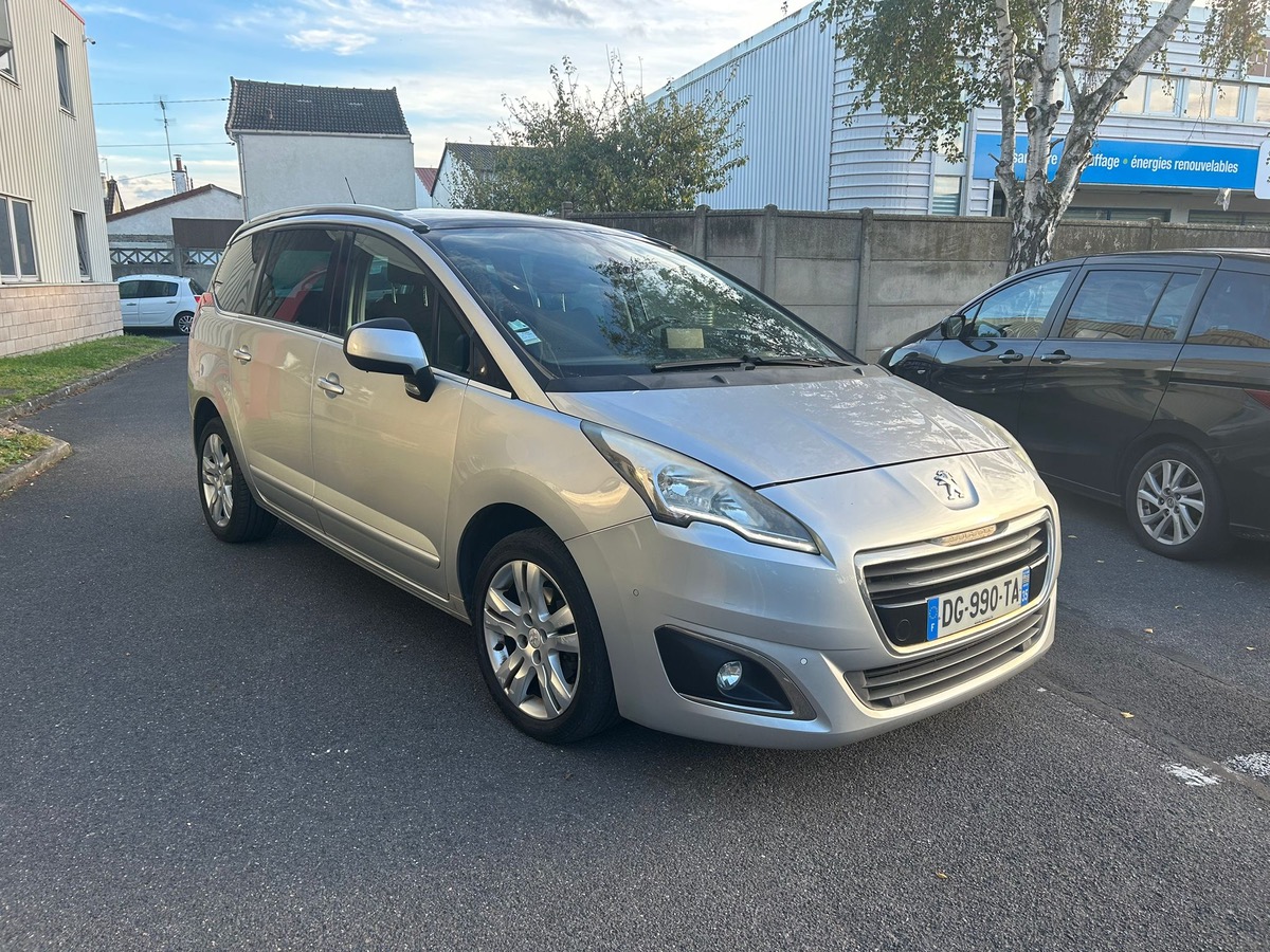 Peugeot 5008 1.6 HDI 115 CV 7 place allure 4X sans frait
