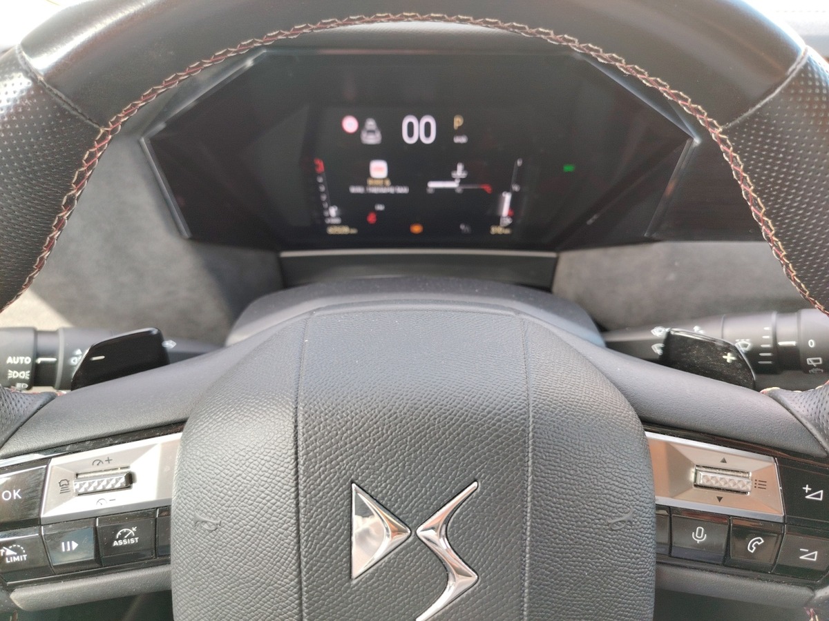 Citroën DS4 bleuehdi 130 performance line + eat8 ( 5500 € d options )