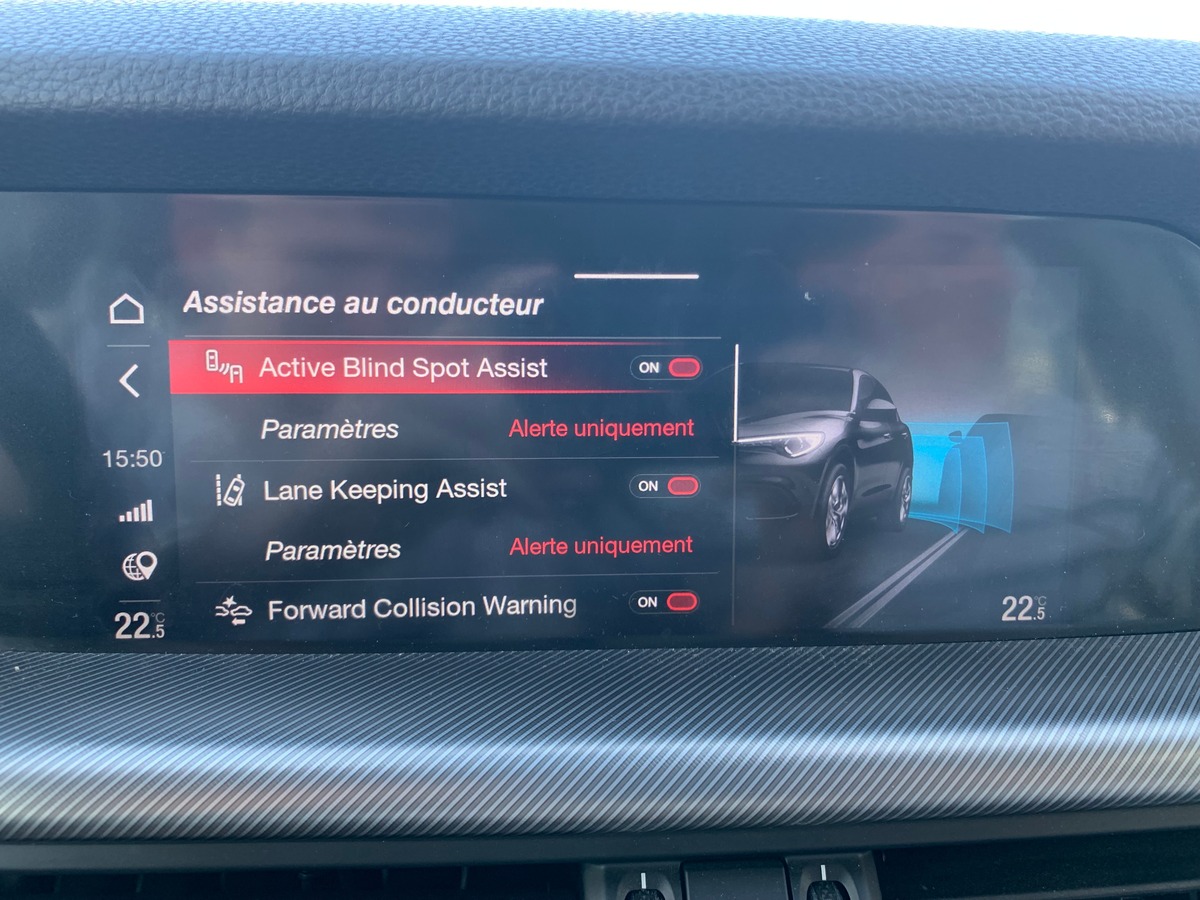 Alfa Romeo Stelvio 190 ch | Sprint | Caméra recul | Apple car Play | Coffre assisté électriquement