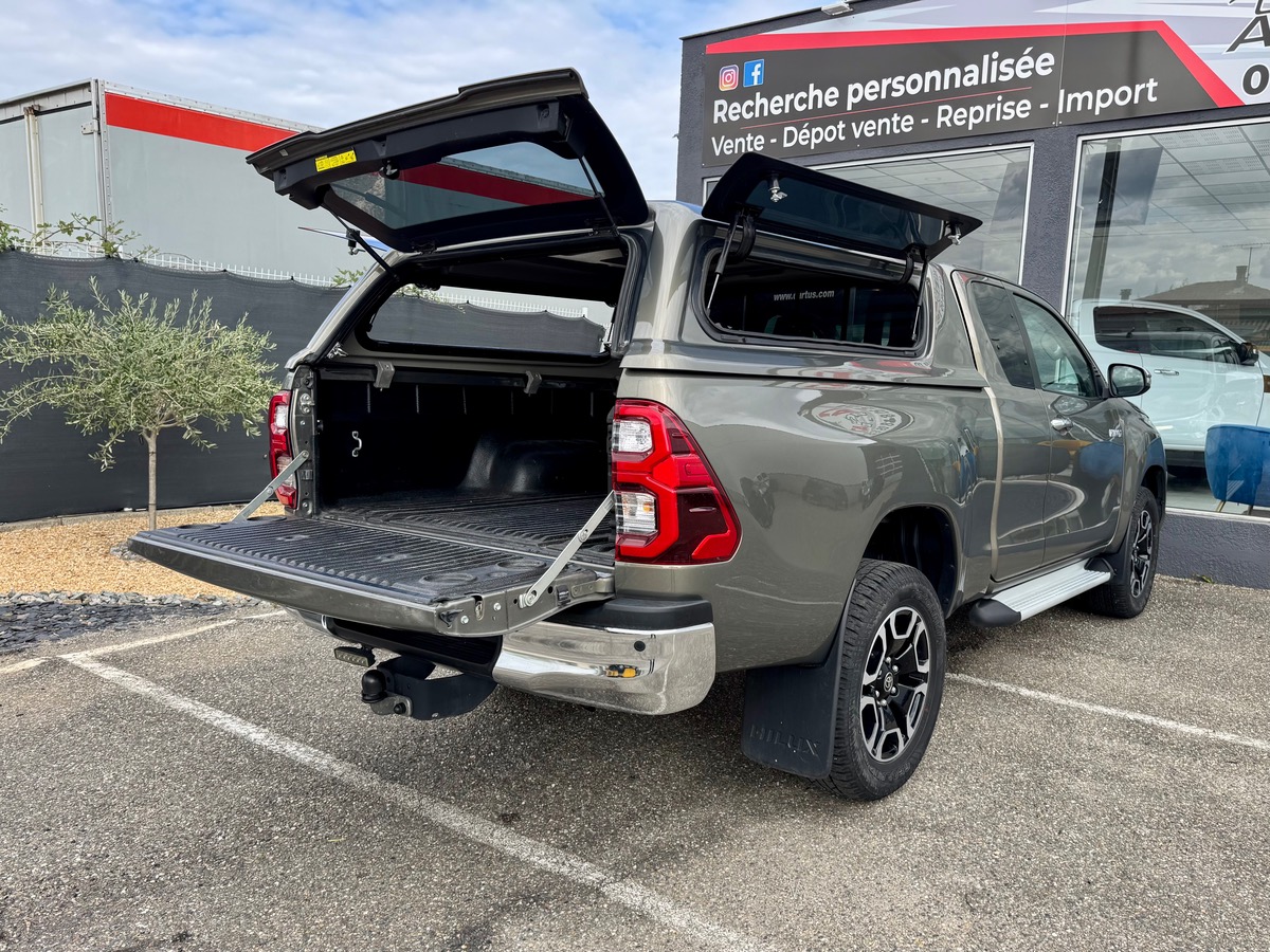 Toyota HILUX 4X4 LOUNGE