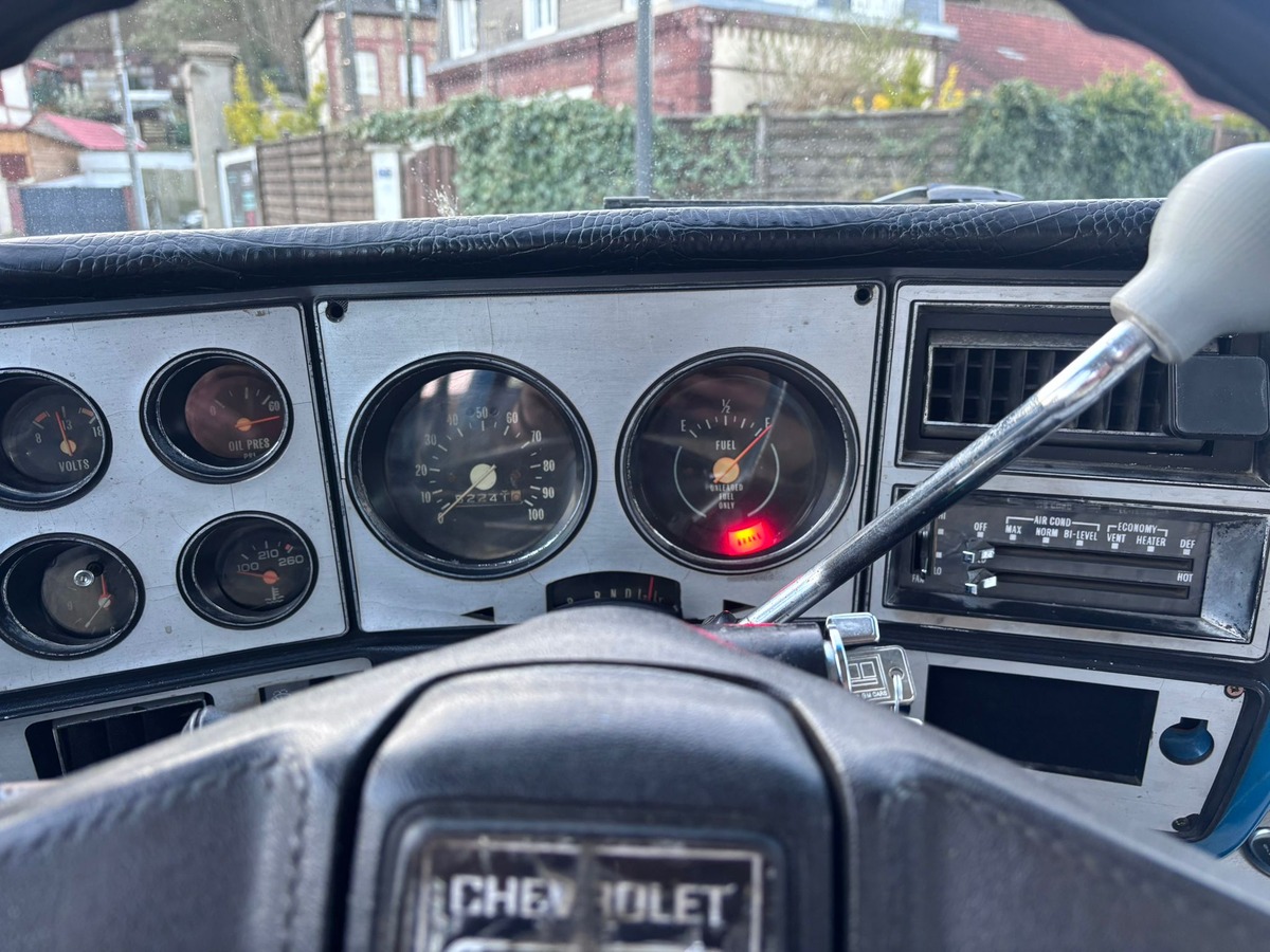 Chevrolet Suburban 7.4 V8 454 (C/R) - Français - CG Collection