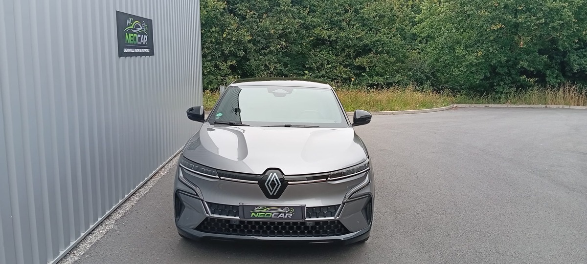 RENAULT MEGANE-E -Tech  EV60 220cv " SOH 95% " Finition "Iconic Optimum Charge C" en Excellent Etat
