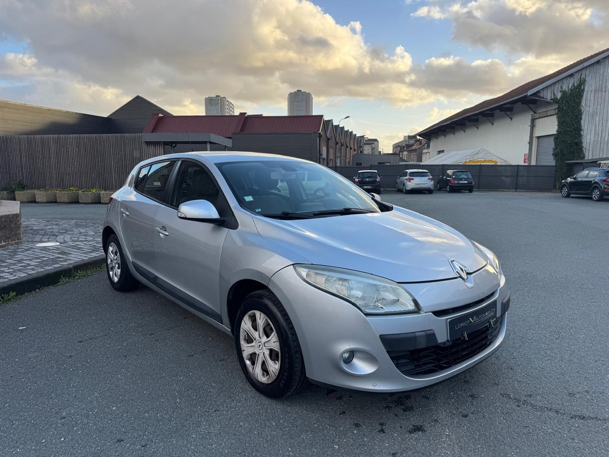 RENAULT Megane III 1.6 E85 (Flexfuel) 110cv Carminat Tom Tom  - Garantie