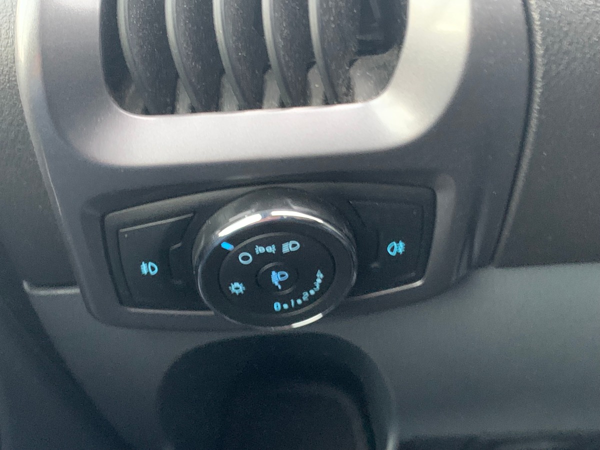 Ford TRANSIT CUSTOM 125 ch | Commandes du système audio au volant | Régulateur/limiteur de vitesse