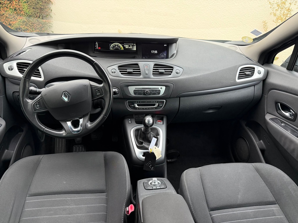 RENAULT Grand Scenic 1.5 DCI 110 CV LIMITED 7 place 1er mains garantie 6 mois