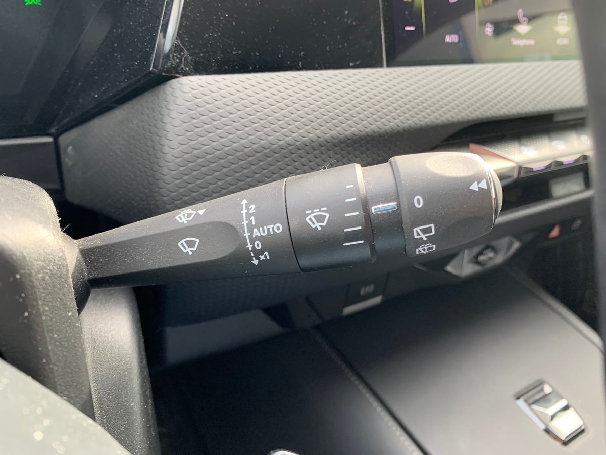 Citroën DS4 225 | Rivoli | Caméra 360° | Apple car Play | Régulateur de vitesse adaptatif | Attelage