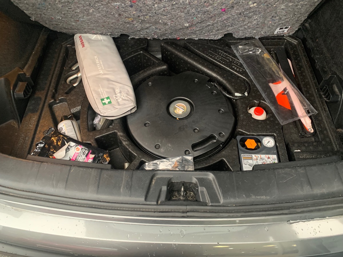 Nissan Qashqai 130 ch | Tekna | Toit Panoramique | Caméra 360° | GPS | Attelage | Barres de Toit