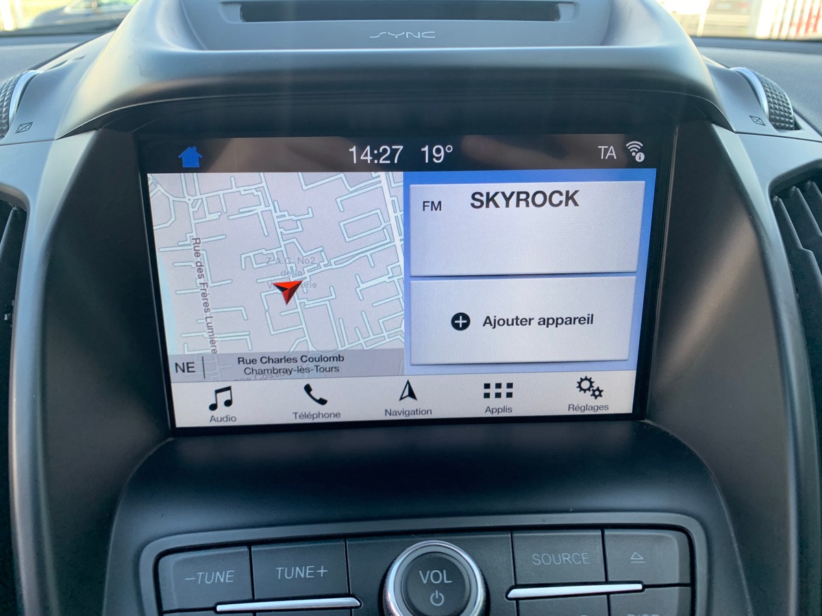 Ford Kuga 120 chevaux | St-Line | Caméra de recul | Attelage | GPS | Coffre assisté électriquement