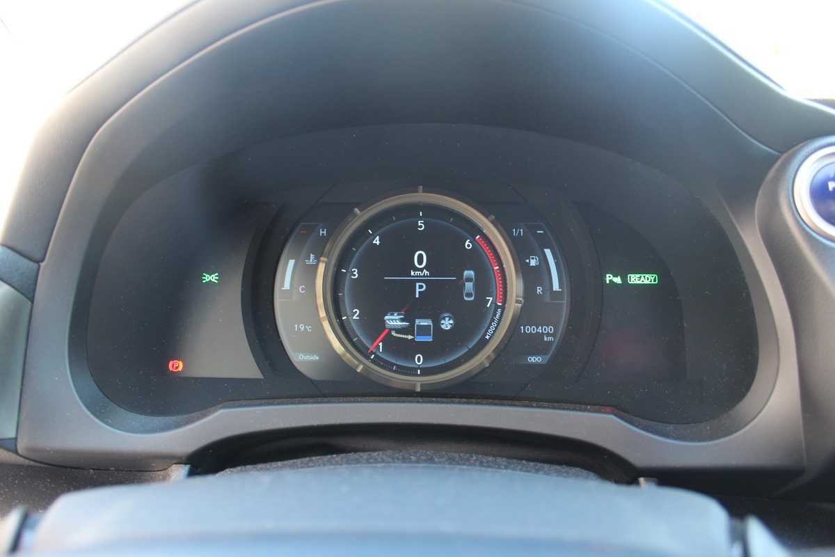Lexus IS III (2) 300H F SPORT EXECUTIVE  FULL OPTIONS + CARPLAY / ENTRETIEN LEXUS / 2ème MAIN