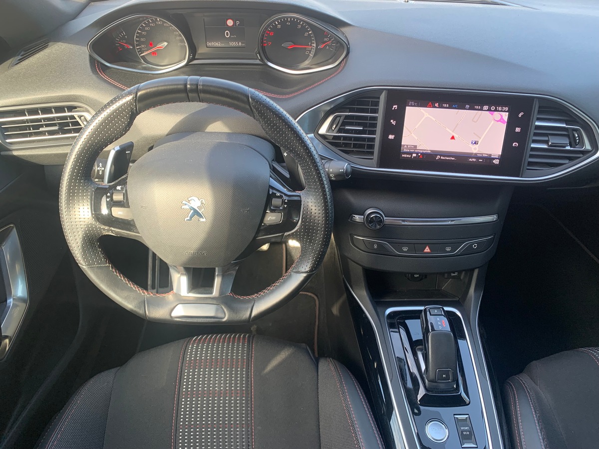Peugeot 308 130 ch | GT Line | Toit panoramique | Apple car play | Avertisseur angles morts | Radars