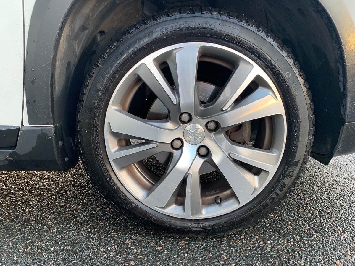 Peugeot 2008 120 ch | Crossway | Caméra de recul | Toit panoramique | GPS | Grip control